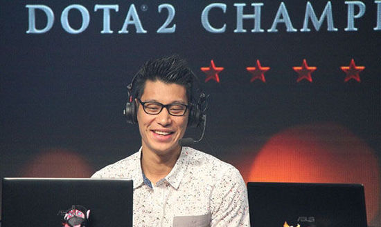 央視采訪NBA林書豪：休養期間會玩DOTA2 天梯4000分