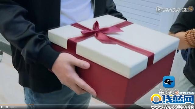 王思聰送女主播iPhone：我就是你們爸爸