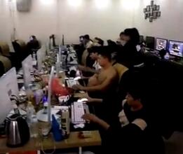 美女殺馬特來了！竟然網吧直播惡搞打人  結果你想不到
