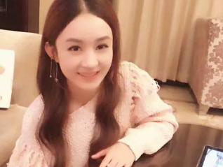 趙麗穎玩直播： 彈幕爆屏！ 觀看人數超13億？！