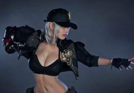 螺旋貓COS女戰士 完美還原女兵火辣的身材曲線！