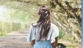 “最美背影女孩”自曝正臉照   43萬網友：作嘔！