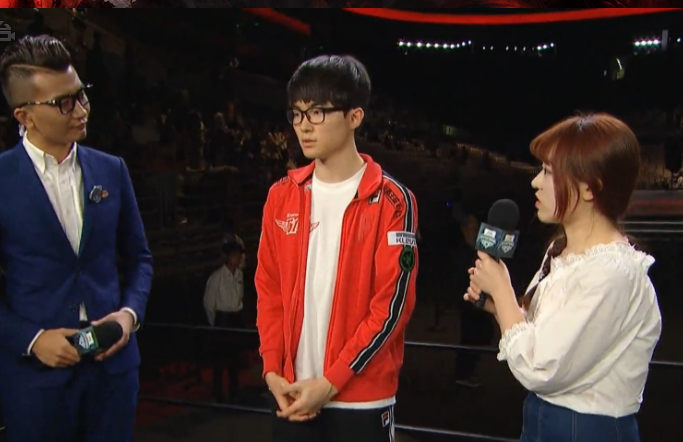 2016MSI賽后采訪Faker 為他和娜美及Xmithie三人慶生