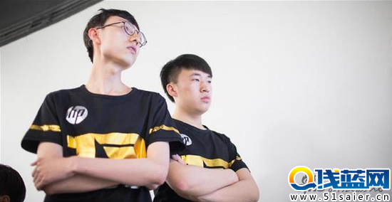 lol直播 排位近22個小時 稱網(wǎng)絡(luò)太差想砸電腦