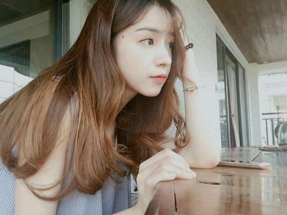 lol美女主播 美女為愛拋棄富二代